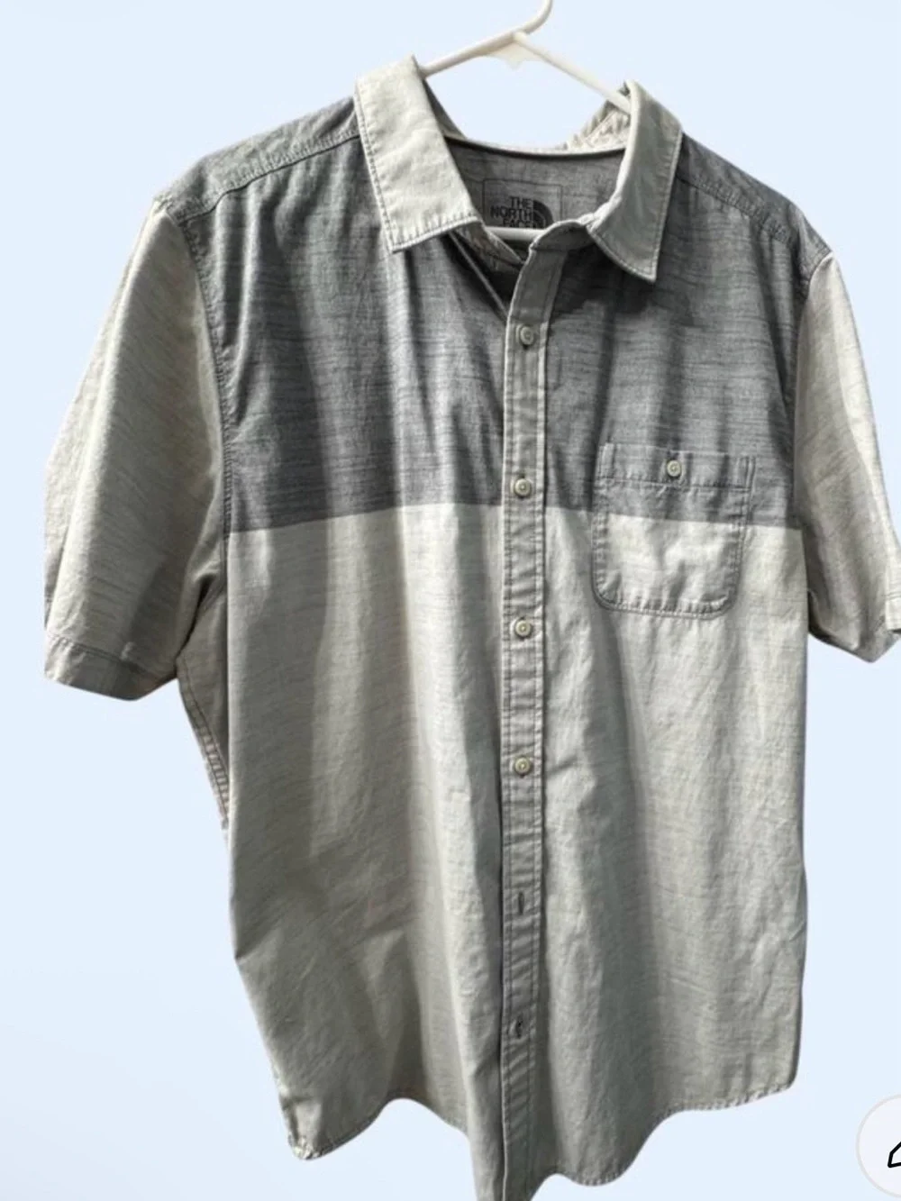 The North Face Two-Tone Short Sleeve Button-Up Shirt - Light Gray & Heather Gray